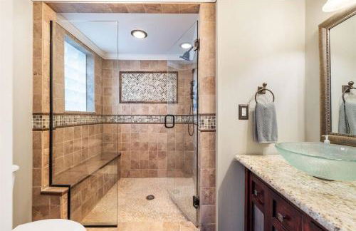 Hillside Hot Tub Hideaway! King Bed / Fire Pit - Foto 36