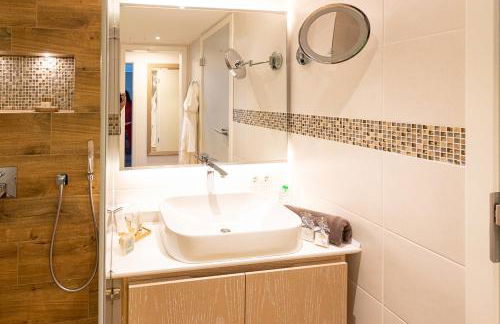 Maurers Schlierseetraum 1 hochwertige Erdgeschosswohnung mit allen Raffinessen erfreut sich auch Urlauber idealerweise für Paar mit Kindern geeignet und Vierbeiner Dank des tollen Zauns auf der Terrasse stylisch und edel von der Ausstattung mit 64 qm - Foto 10