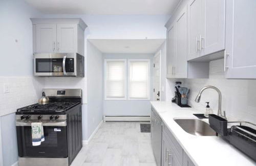 Spacious Home with Parking, Laundry - Near RU, RWJ, NJ Transit - Foto 31