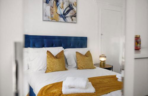 Spacious & Modern Oasis, 4-Bed House, Sleeps 7 - Foto 14