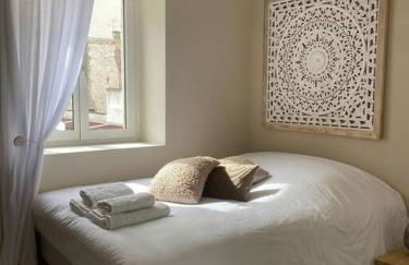 Maison 200m2- 9 chambres avec sdb - 16-18 personnes - séminaire-Proche Centre-Ville-Gare et Arena-terrasse - Foto 16