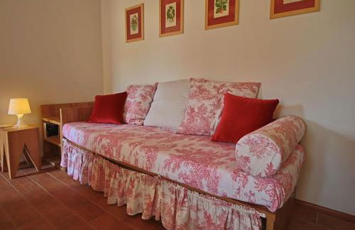 Cottage in Montelabbate with Pool & Forest - Foto 2