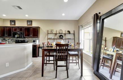 Valrico's Hidden Gem A Stunning 3-Bedroom Oasis Awaits! - Foto 26