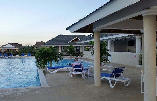 Ocho Rios Villa at Coolshade IV - Photo 39