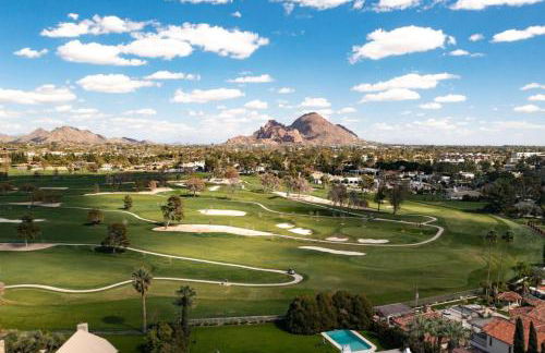 Sleek Phoenix Condo Walk to Biltmore Fashion Park - Foto 40