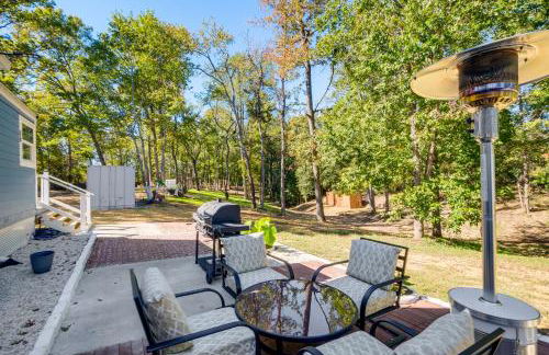 Walk to MIR Wooded Group Escape with Deck and Bar! - Foto 1