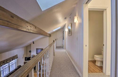 Fireplace and Stream Access Cozy Grand Lake Retreat - Foto 21