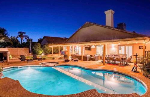 Luxury Scottsdale Retreat Heated Pool and Mini Golf - Foto 1