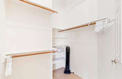 Pool-side Villa with Perfect Views - Foto 57