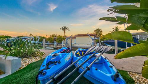 NEW!Paradise PalmsDockPoolKayaks GrillView! - Foto 2