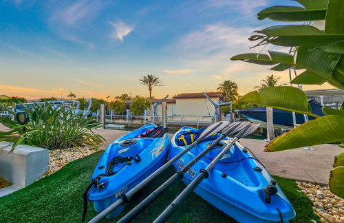 NEW!Paradise PalmsDockPoolKayaks GrillView! - Foto 2