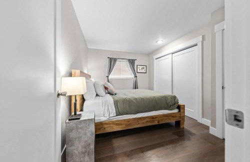 Parkside Escape South Hill w Private ADU - Photo 30