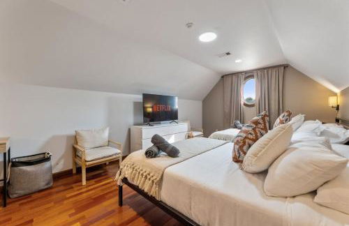 Golf-Side Luxe Escape Sleeps 13 Hot Tub & Theater - Foto 31