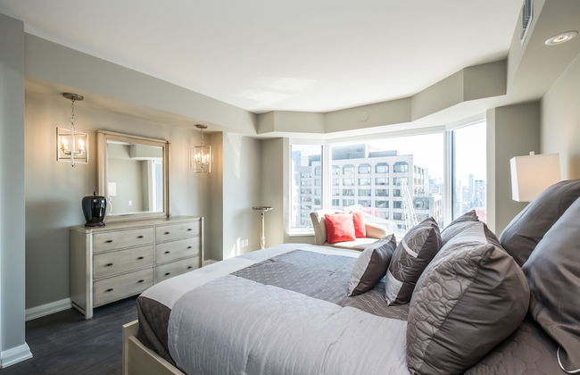 QuickStay - Premium 2bdrm in Yorkville (Yonge & Bloor) - Foto 2