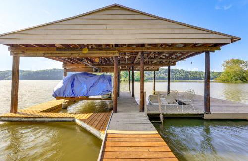 Waterfront Wheeler Lake Home with Furnished Deck - Photo 28