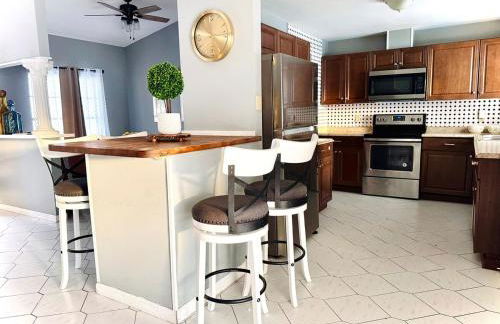 Main Villa 15 mins from Theme Parks & MCO - Foto 10