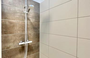 Modernes City-Apartment mit Blick in den Park und 2 Bäder H9 - Photo 18