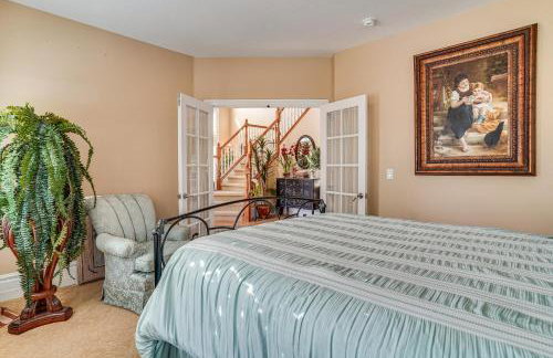 Elegant 6,300-Sq-Ft Family Home with Hot Tub in Orem - Photo 28