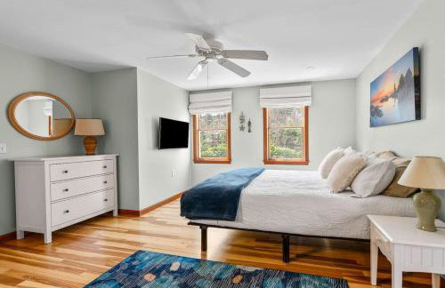 Lovely House 5 Min to Beach with Deck Grill and Garage - Foto 29