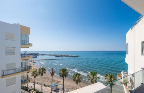 In front of SEA & CENTER - Foto 30