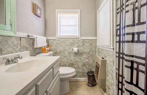 Cozy & Comfy - Few blocks away from Plaza District - Foto 16