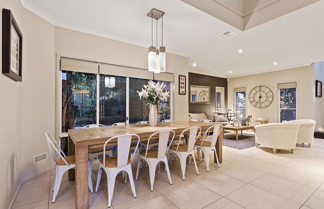 Resort Style Home near Airport & CBD - Photo 3