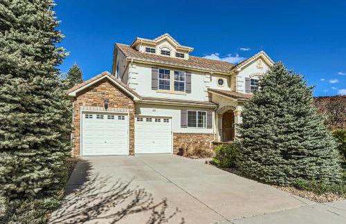 Denver Retreat Home with Stunning Lake, Mountain Views and Luxury Amenities - Foto 3