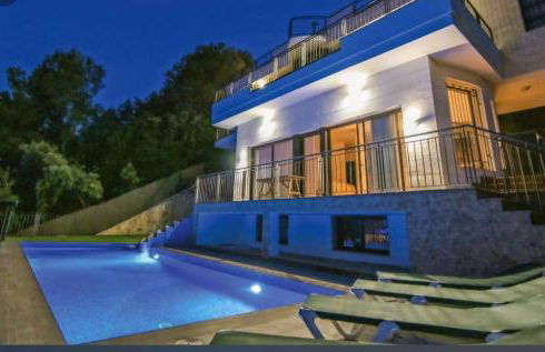 Villa de lujo con vistas al mar y piscina privada - Photo 1