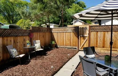 Colonial Cottage Getaway - Foto 18