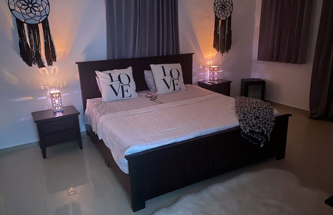 2 Minutes Walk to Beach Huge 3 bdrm Condo with Pool - Photo 20