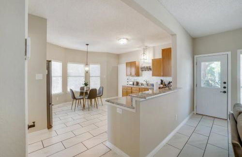 Melody Home near Grapevine DFW Airport w backyard - Foto 16