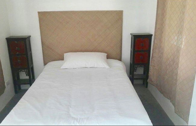 The Whitehouse by the Sea - Photo 2