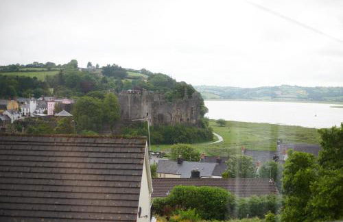 Lloret, Contemporary Retreat with Hot Tub & Waterside Views - Photo 27