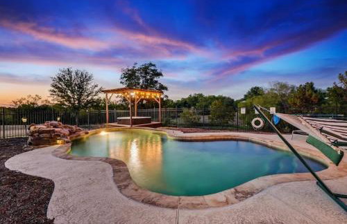 Modern Home - 1 Acre Lot w Pool Patios Jacuzzi - Foto 1