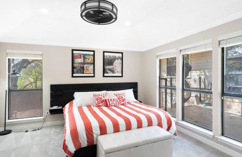 The Corniest Property in Texas ♥ 4 BR ♥ 1/4 Acre ♥ - Foto 20