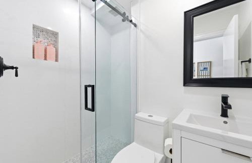 Luxurious 2BR Retreat on Palm Beach Island - Foto 23