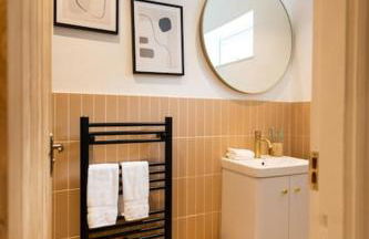 Stunning Apartment in the Centre of East Grinstead - Photo 10