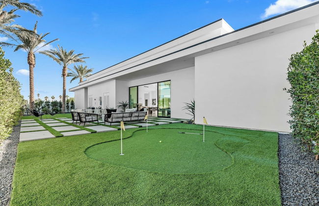 Exclusive Indio Villa Pool, Hot Tub, Putting Green Sleeps 18 Bravo #6 - Foto 21