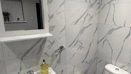 Luxury Detached Studio Apartment - Free Super Fast WiFi - Free Parking - 15 Mins from Luton Airport - Foto 5, Shower