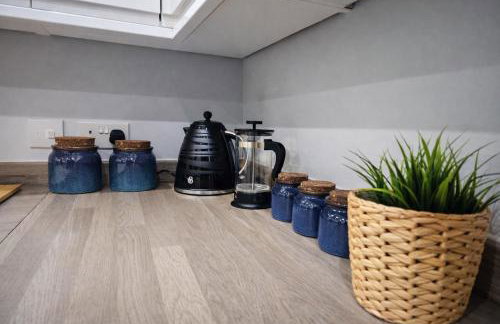 2 Bed Flat - Contractor - Central MK - Parking - Sleeps5 - Foto 20