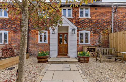 1 Bed in Lockeridge 65123 - Photo 1