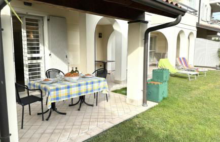 Bea's House, Restyling 2026 Sirmione with Private Garden and shared Pool DesenzanoLoft Official Partner Homes & Villas by Marriott Bonvoy - Foto 36