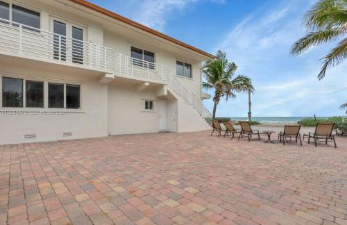 Oceanfront Luxury Villa 5Bedroom and 4Bath Beach Access - Photo 50