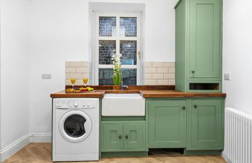 Modern 5B House - Ideal for Contractors & Families - Photo 14