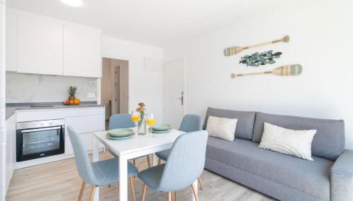 Modern and Stylish Apartment 2: Terrace and Pool - Foto 2