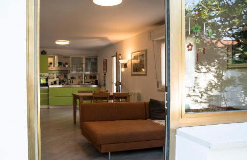 N228 - Numana, quadrilocale ristrutturato con giardino - Foto 2