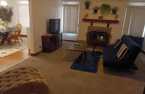 Family Friendly Upper Flat Minutes from Downtown, LCA & Ford Field - Foto 18