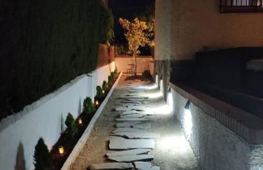 Chalet con piscina en entorno idílico - Foto 14