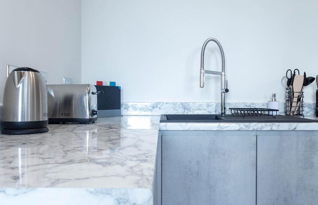 Roundhay Park One-bedroom Haven by Belvilla - Photo 8