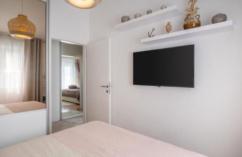 Apartment Tikvarin, Kaštel Kambelovac - Photo 9